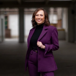 Digital Heroes | Home Linda Annink